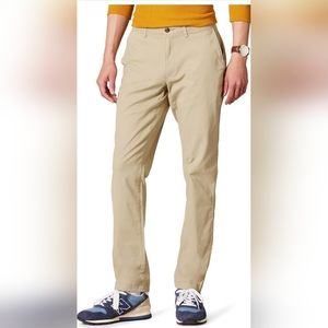 Amazon Essentials Men's Skinny-Fit Casual Stretch Chino Pant